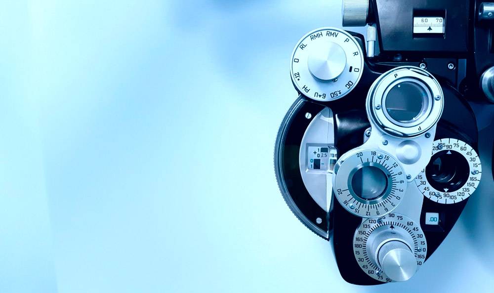 Как часто нужно проверять зрение при ношении контактных линз?