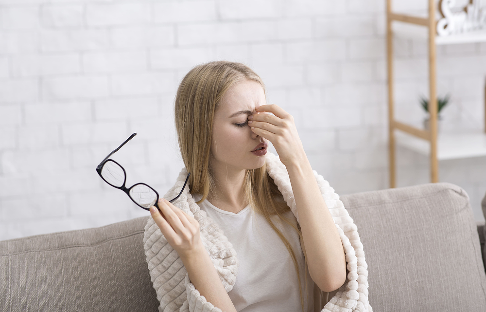 Боюсь надевать контактные линзы: что делать?